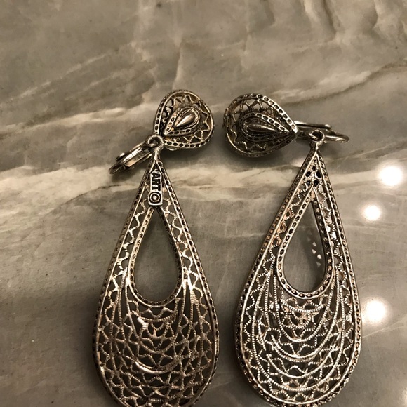 Silver Tone Dangle Clip On Earrings Estate Signed 2.5” Vintage. - Picture 5 of 6